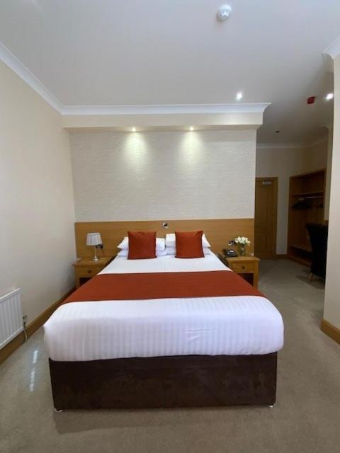 Victoria Hotel 커콜디 외부 사진